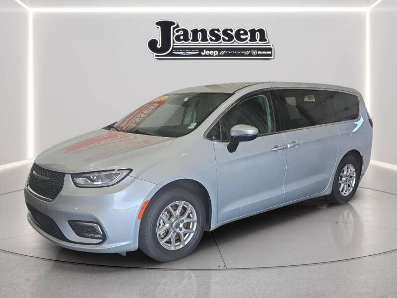 2023 Chrysler Pacifica Touring L