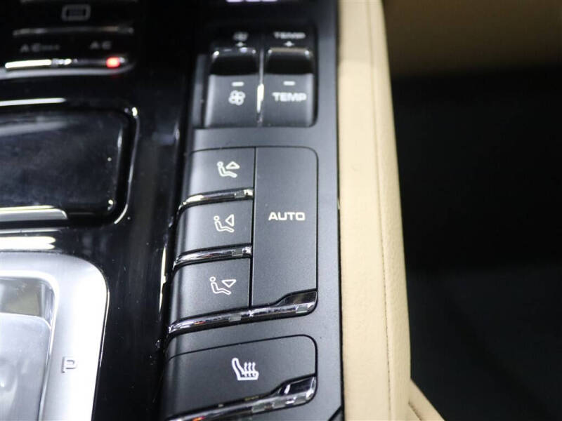 2018 Porsche Cayenne Platinum Edition