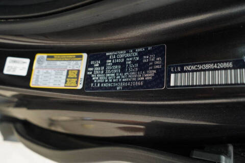 2024 Kia Carnival EX
