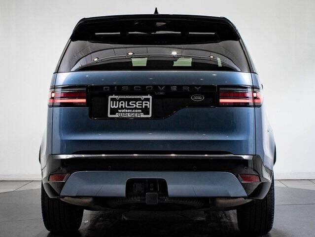 2023 Land Rover Discovery P300 S R-Dynamic