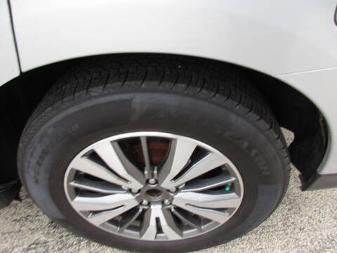 2017 Nissan Pathfinder SV