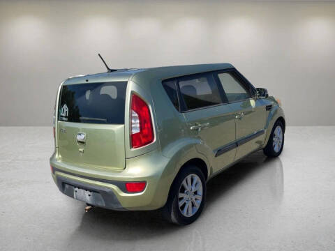 2013 Kia Soul +