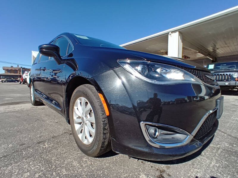 2017 Chrysler Pacifica Touring Plus