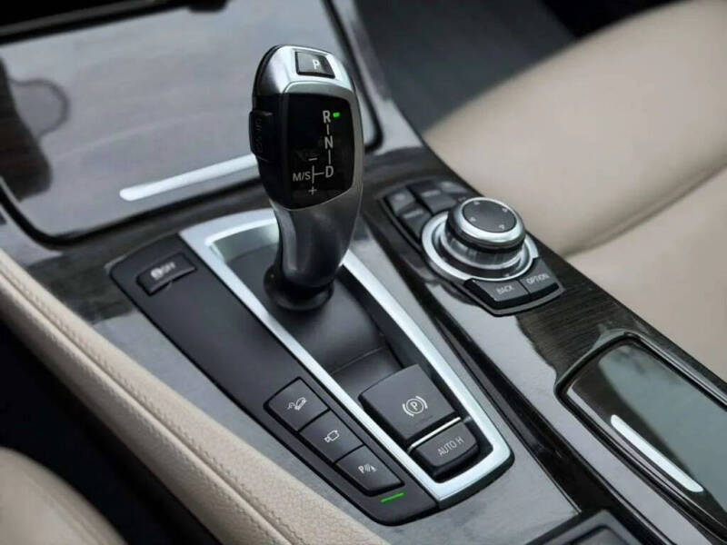 2012 BMW 5 Series 550i xDrive