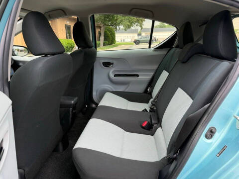 2013 Toyota Prius c Two