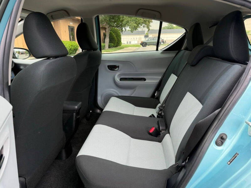 2013 Toyota Prius c Two