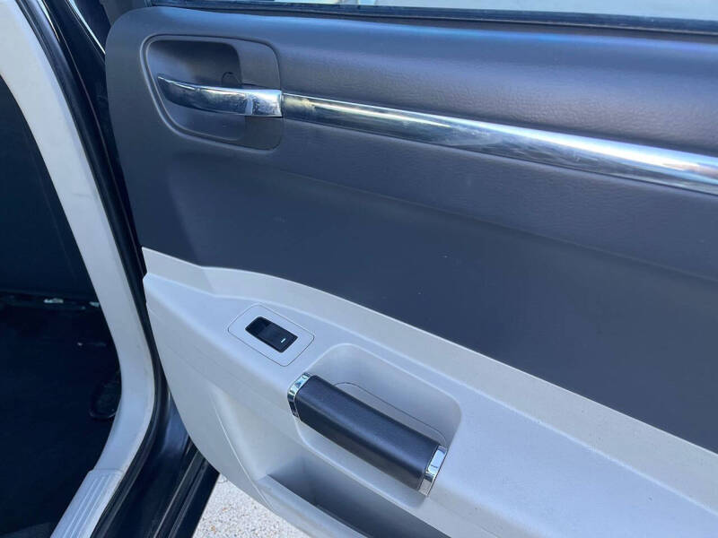 2006 Chrysler 300 SRT-8