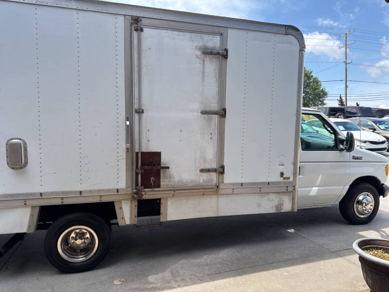 2003 Ford E-Series E-450 SD