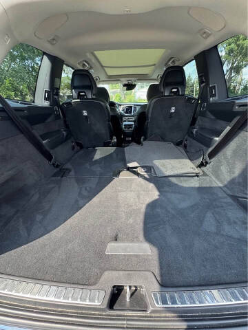 2022 Volvo XC90 T6 Inscription 6-Passenger