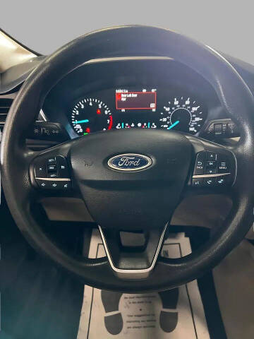 2020 Ford Escape SE