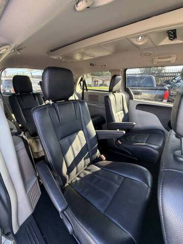 2014 Chrysler Town and Country Touring