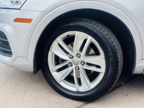 2017 Audi Q3 2.0T Premium