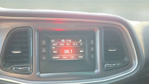 2017 Dodge Challenger SXT