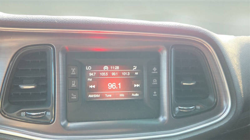 2017 Dodge Challenger SXT