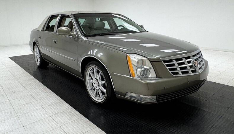 2010 Cadillac DTS Luxury Collection