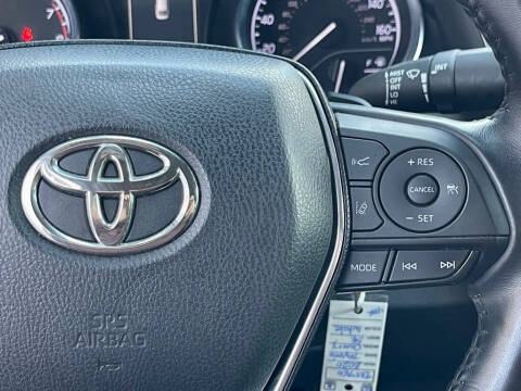 2020 Toyota Camry SE