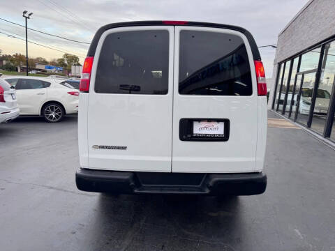 2022 Chevrolet Express LS 3500