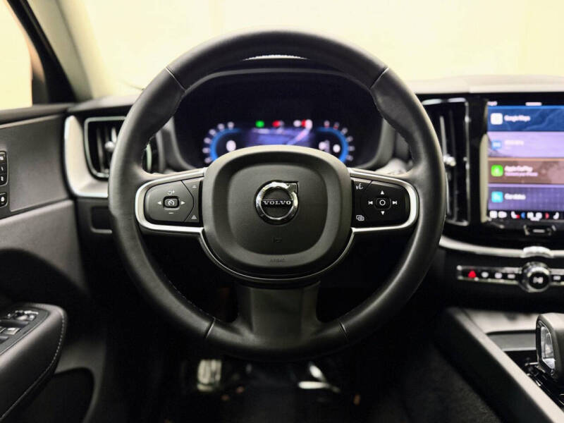 2025 Volvo XC60 B5 Core Dark Theme