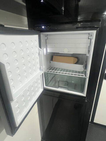 2025 Formula 8.5X28 BATHROOM