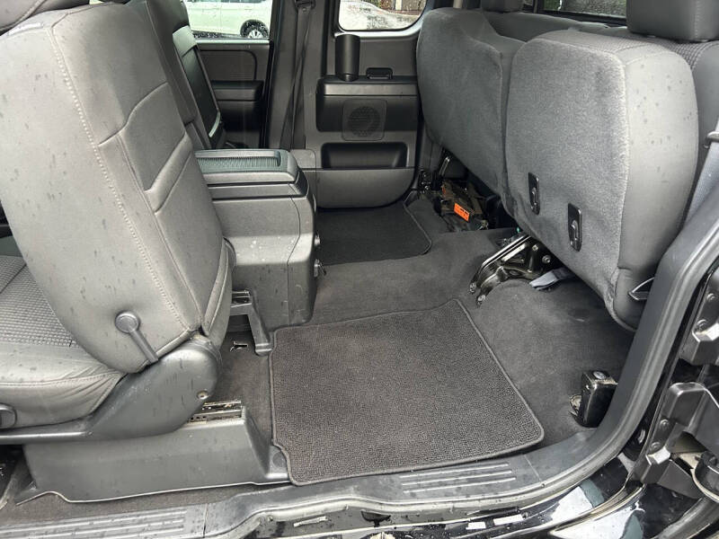 2014 Nissan Titan SV