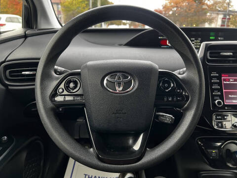 2022 Toyota Prius LE