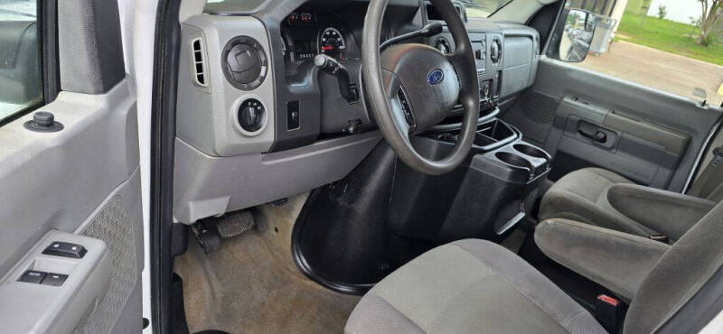 2013 Ford E-Series E-350 SD XLT