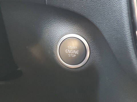 2024 Volvo XC40 B5 Ultimate Bright Theme