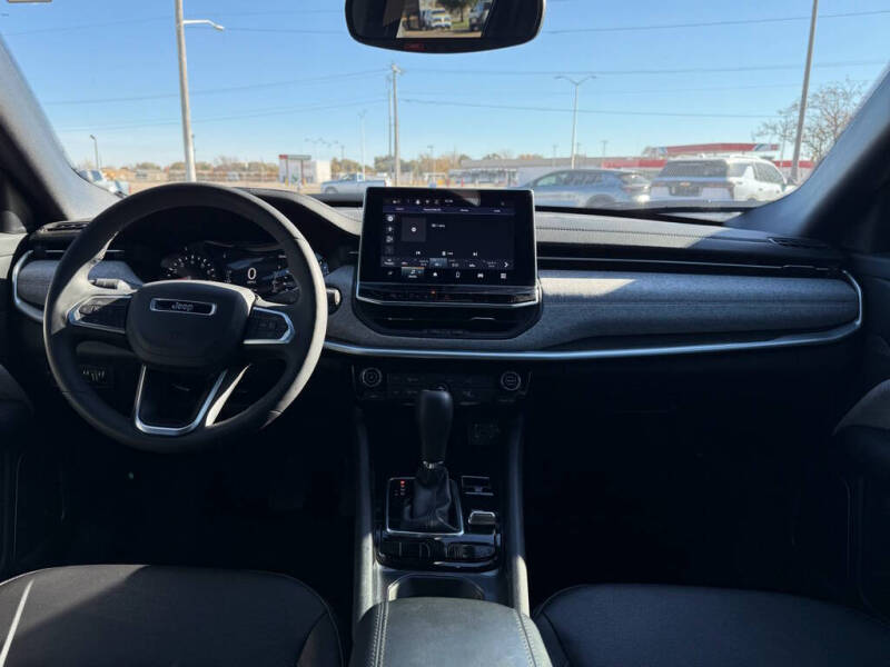 2024 Jeep Compass Latitude Lux