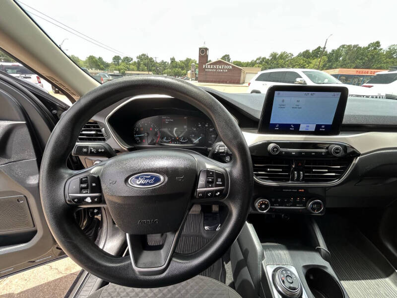 2020 Ford Escape SE