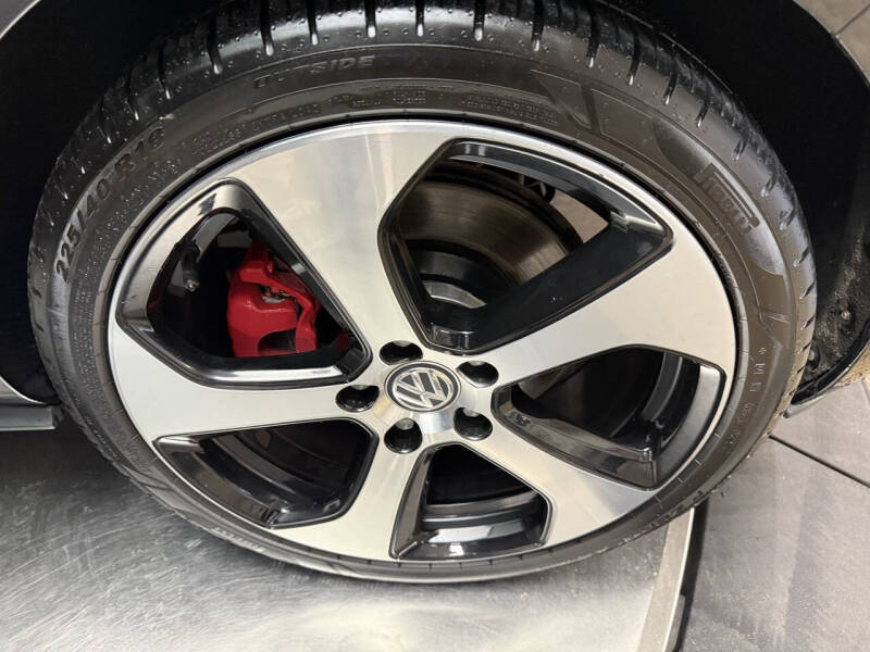 2017 Volkswagen Golf GTI Autobahn