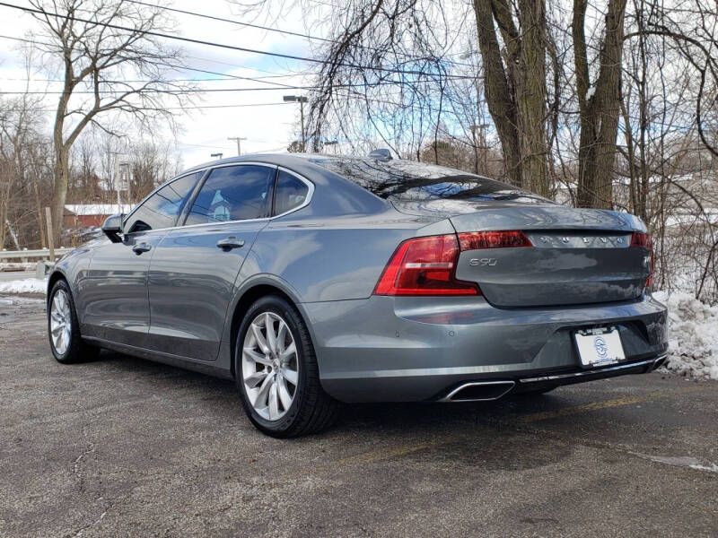 2018 Volvo S90 T6 Momentum