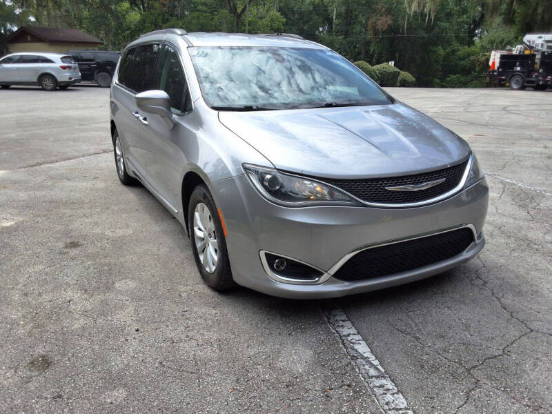 2017 Chrysler Pacifica Touring-L