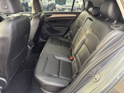 2017 Volkswagen Golf TSI Wolfsburg Edition