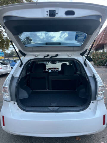 2013 Toyota Prius v Two