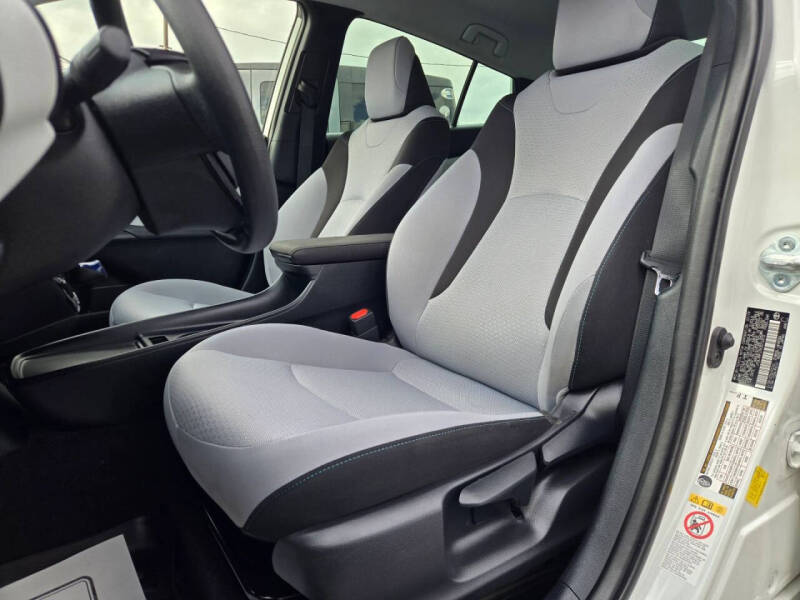 2019 Toyota Prius LE AWD-e