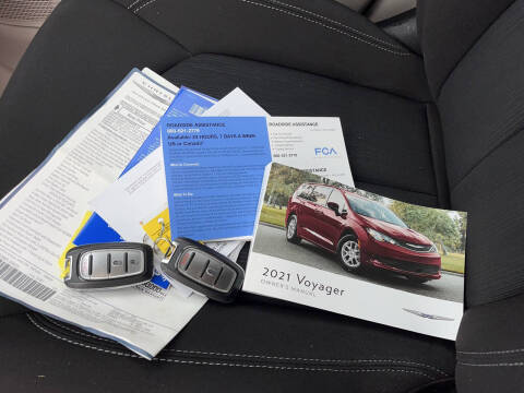 2021 Chrysler Voyager LX