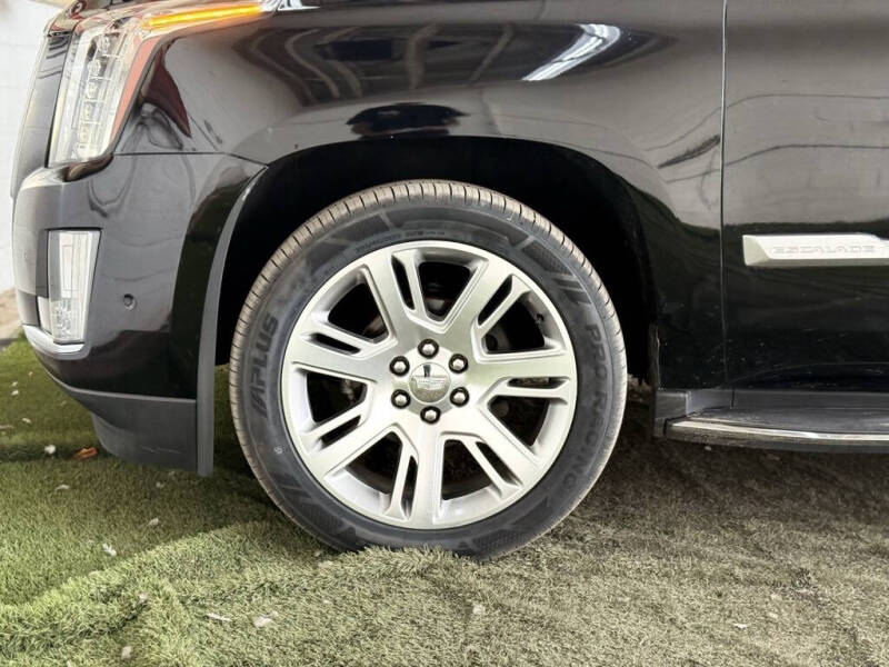 2019 Cadillac Escalade Luxury