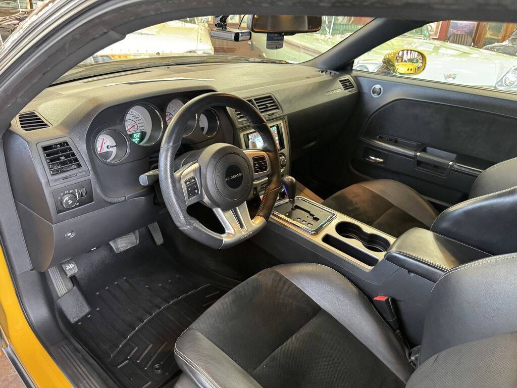 2012 Dodge Challenger 13