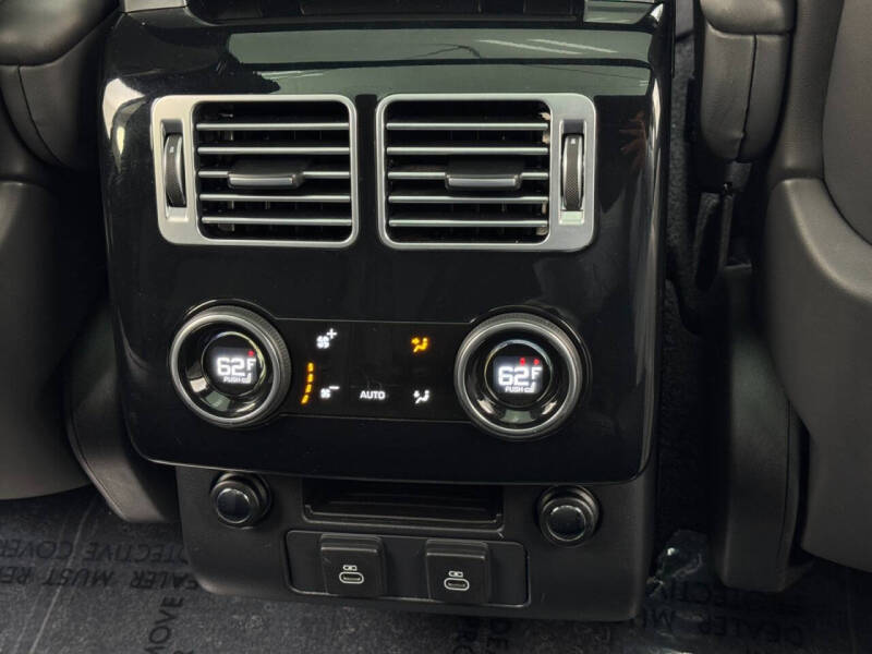 2021 Land Rover Range Rover P525 HSE Westminster Edition