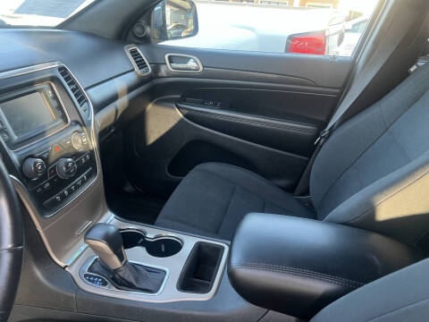 2017 Jeep Grand Cherokee Laredo E