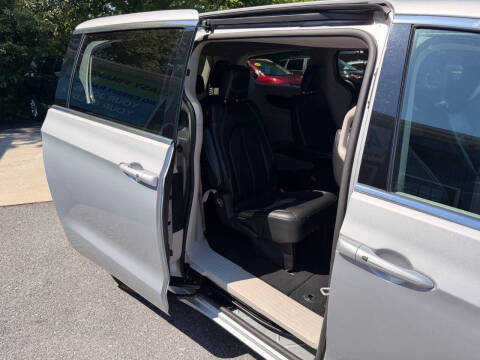 2023 Chrysler Pacifica Touring L