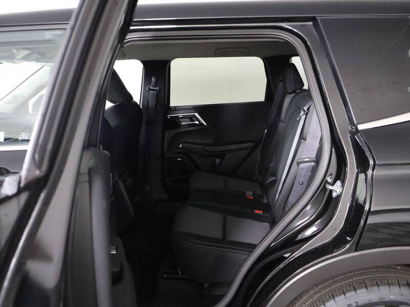 2026 Mitsubishi Outlander ES