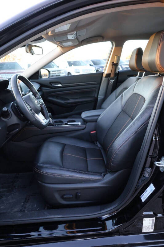 2022 Nissan Altima 2.5 SR