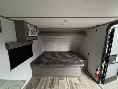 2024 Coleman CM17R24