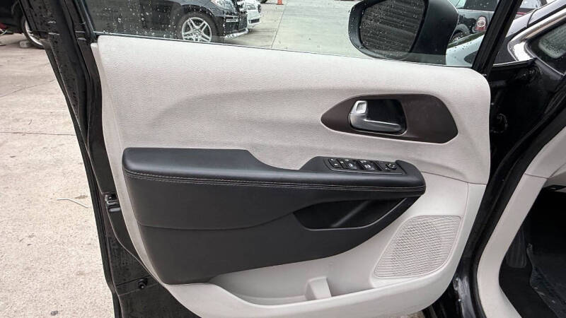 2017 Chrysler Pacifica Touring