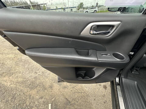 2013 Nissan Pathfinder Platinum