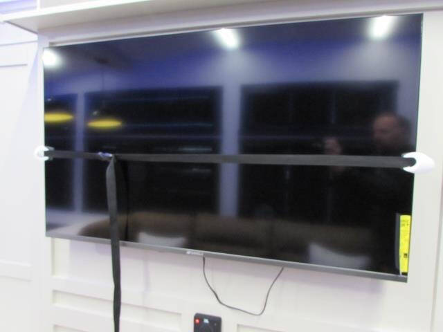 2025 Forest River F320 VIEW