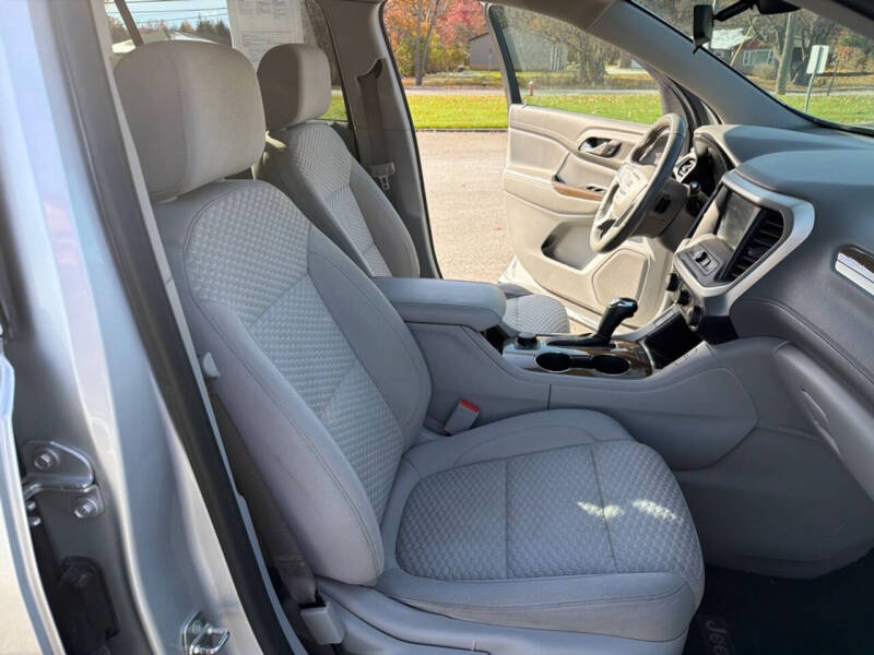 2019 GMC Acadia SLE-2