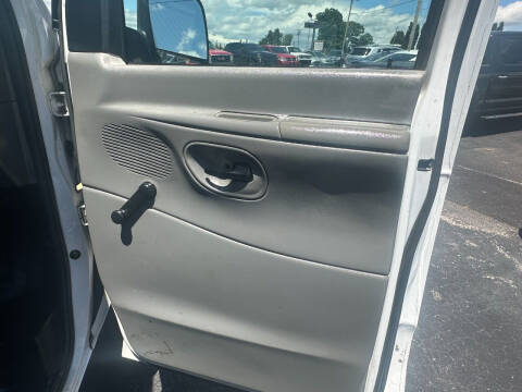 2005 Ford E-Series E-350 SD XL