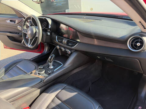 2017 Alfa Romeo Giulia Ti